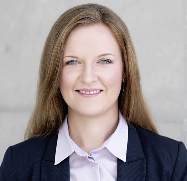 Evgenija Oswald, Rechtsanwältin der Kanzlei Sommer und Partner